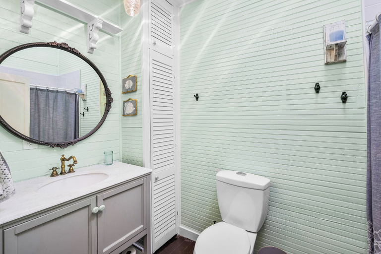 Bathroom 3, Drackett House by Whiskey Properties, Hancock