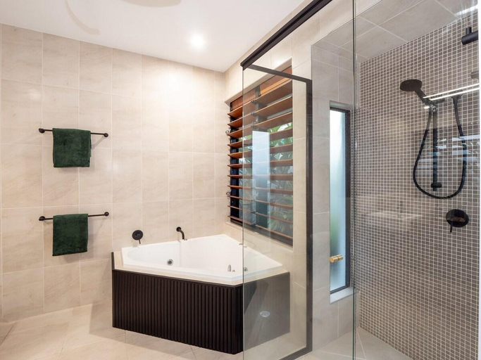 Others 2, Pura Vida - Tropical Luxury Living, Cairns
