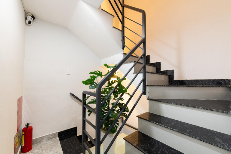 Public Area 2, Bui Vien Beats - Balcony & Netflix Studio, D1, District 1