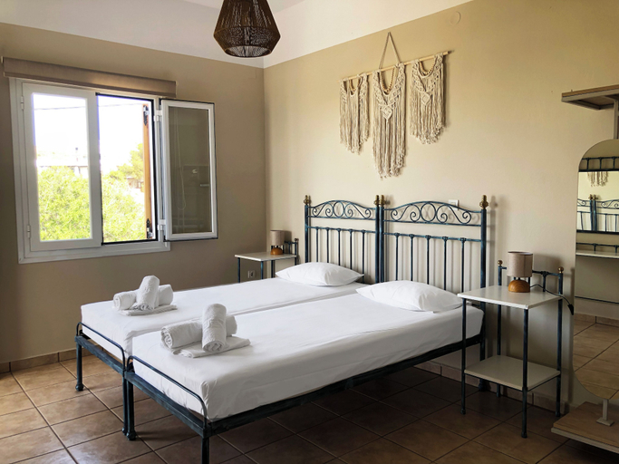 Bedroom 4, Agnadi Syros Beachfront Studios & Rooms, South Aegean