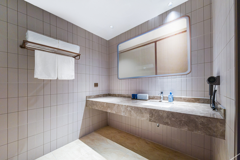 Bathroom 3, Hanting Hotel Liaocheng Gaotang Tianqi Temple Mall, Liaocheng