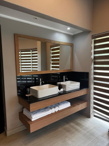 Bathroom 3, Ivory Tree Game Lodge, Bojanala