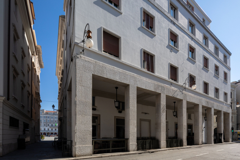 Others 4, Vis a Vis Apartments, Trieste