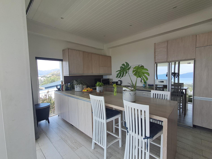 5, Mountain & Sea Apartments, City of Cape Town