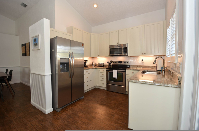 Room 2, Sea Colony Cottage - Beachside Cottage in Beachfront Community w Pool, Flagler