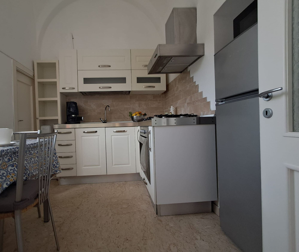 Others 5, Casa Christian, Napoli