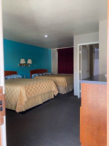Bedroom 5, Lone Pine Budget Inn, Inyo