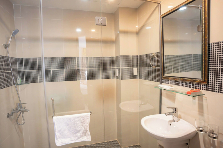 Bathroom 3, Song Tien Hotel, Mỹ Tho