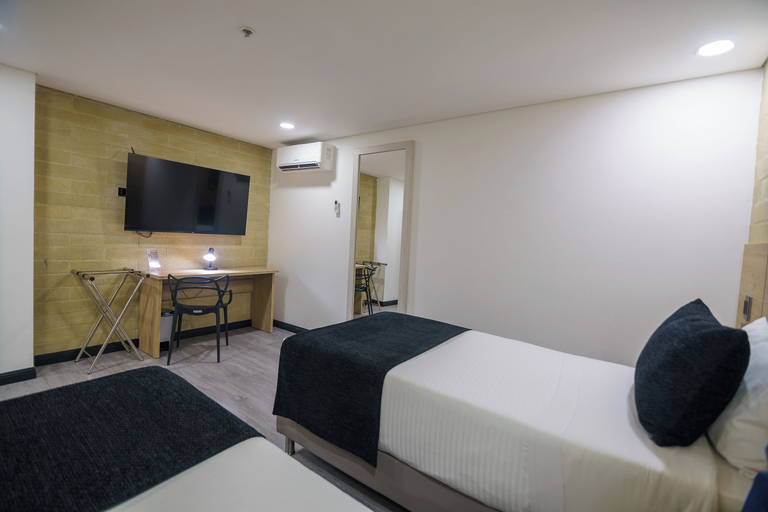 Others 5, First Class Hotel, Medellín