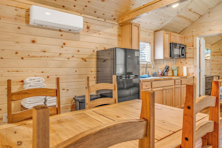 Others 5, Cabins at Bonefish Bay, Monroe