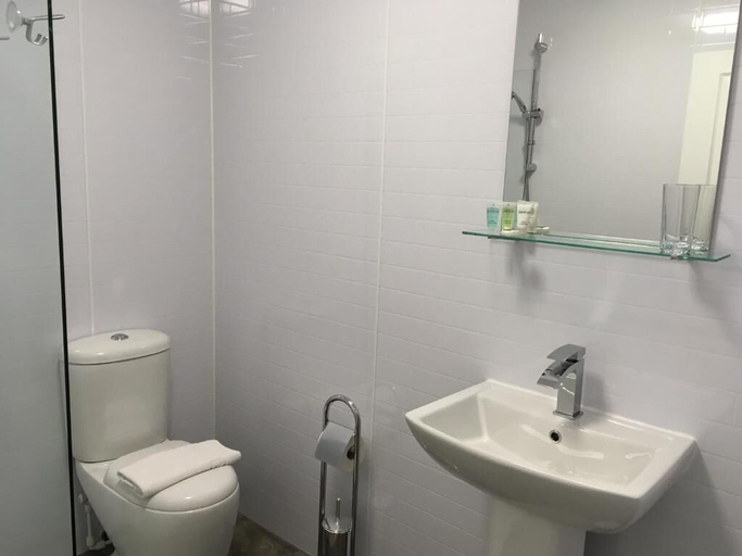 Bathroom 3, Station Lodge, Cumbria