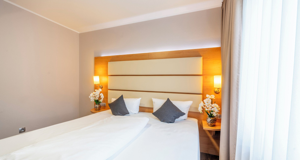 Bedroom 4, PLAZA INN Braunschweig City Süd, Braunschweig