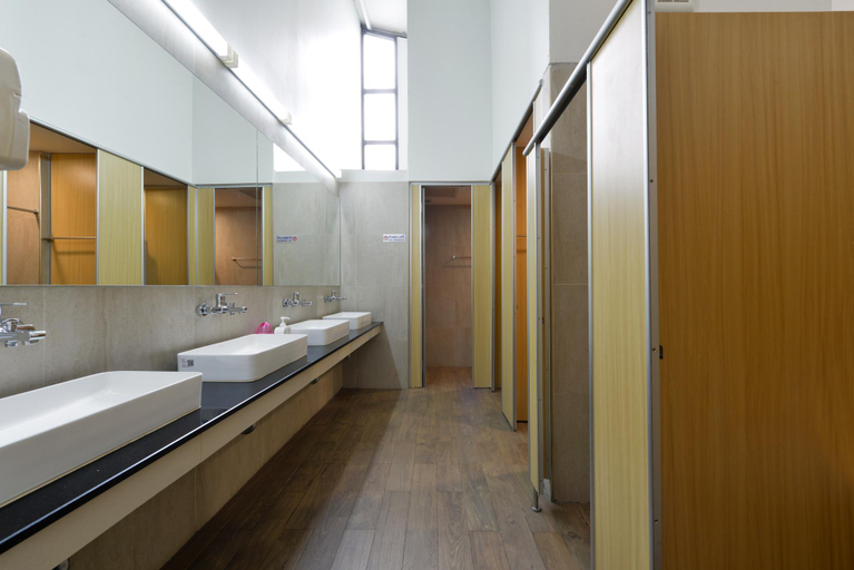 Bathroom 13