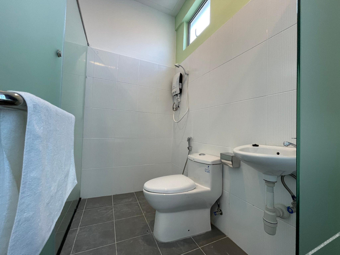 Bathroom 3, BENUTTEN 99 HOTEL, Pontian