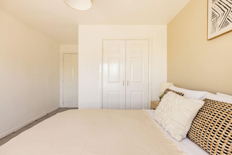 Bedroom 3, 2 Bedrooms Apartment in Wembley, London