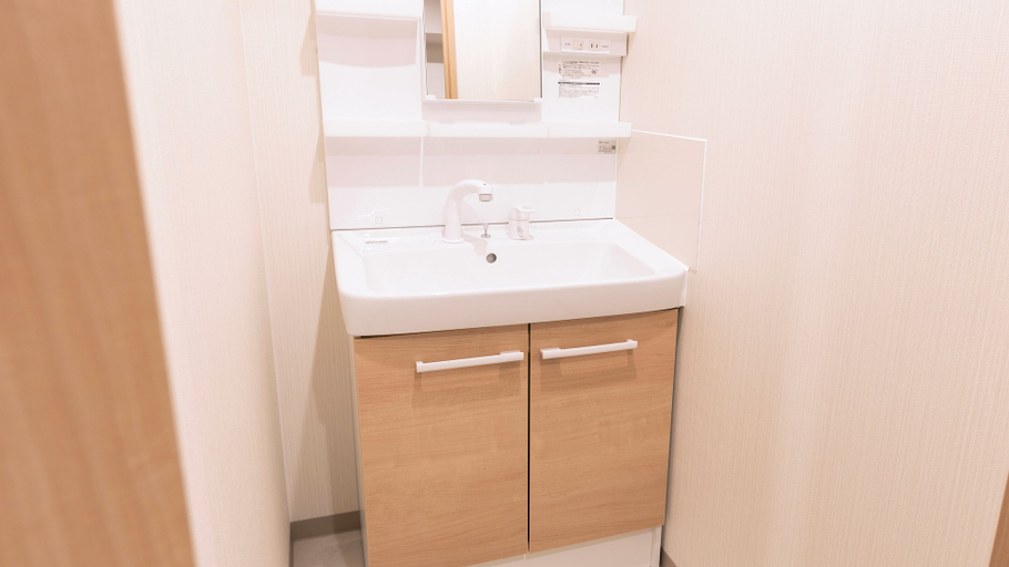 Bathroom 10