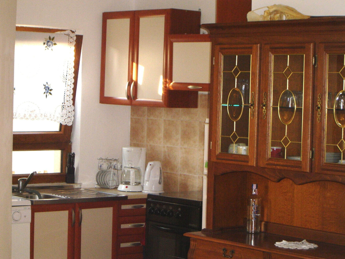 Others 4, Holiday Home Sisan Near Beach & Pool, Ližnjan