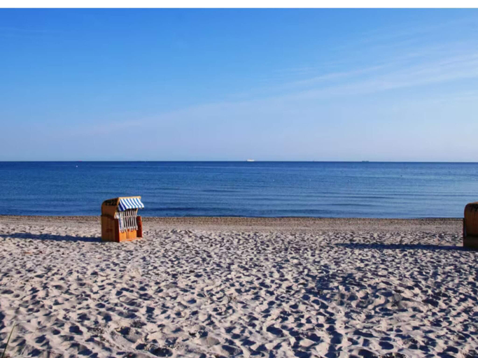 Others 3, Nice holiday home near the beach, Plön
