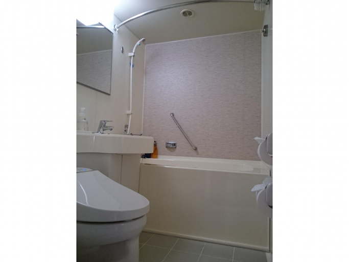 Bathroom 7