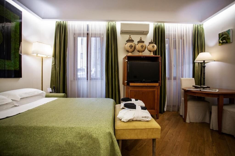 Bedroom 2, Hotel Adriano Rooftop, Rome