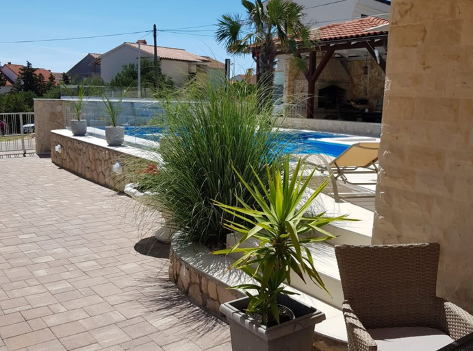 Sport & Beauty 5, Apartments Sun Dance With Heated Pool, Novalja