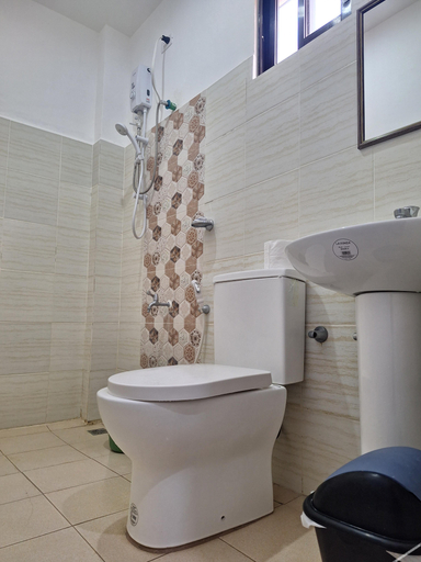 Bathroom 4, Island Front Bangcogon Resort and Restaurant, Oslob