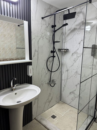 Bathroom 11