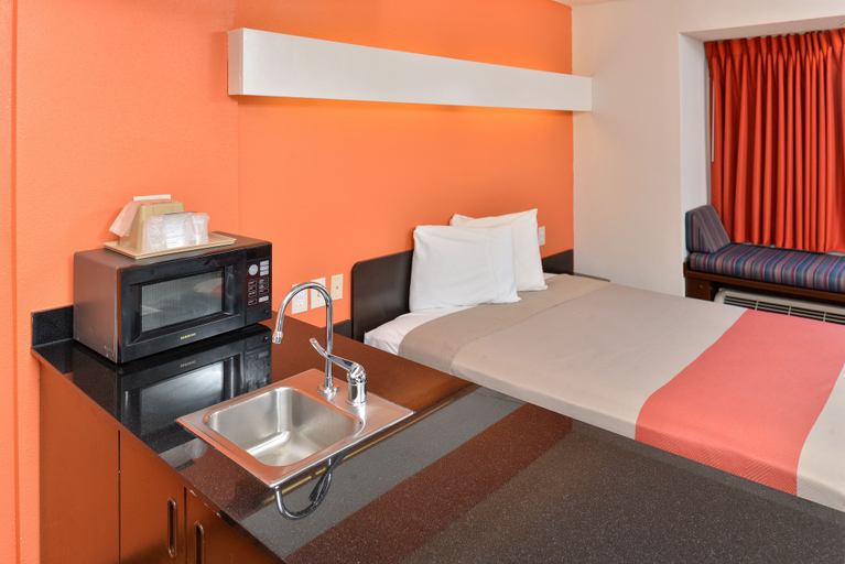 Bedroom 3, Motel 6 Richburg, SC, Chester