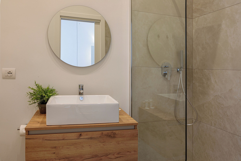 Bathroom 5, Blanco Group, Barletta-Andria-Trani
