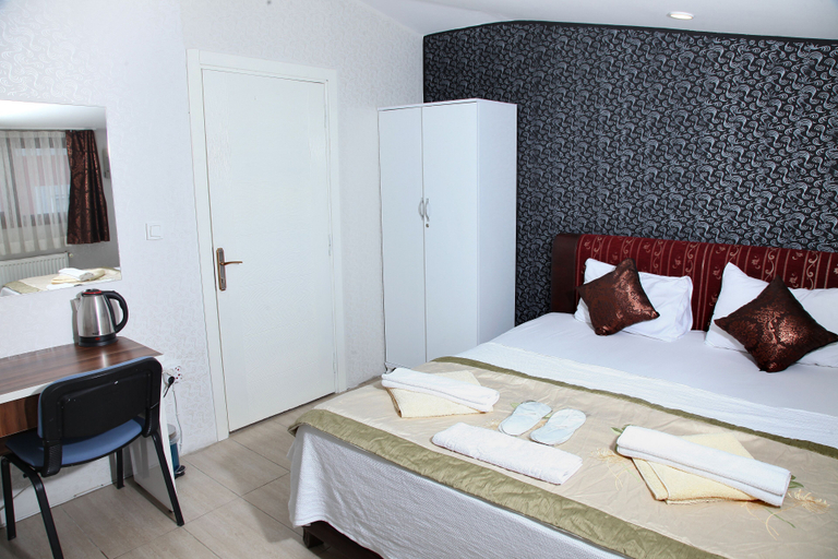 Bedroom 4, Garden Hill Hotel, Atasehir