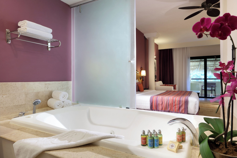 Bathroom 4, Family Selection at Grand Palladium Vallarta Resort & Spa - All Inclusive, Compostela