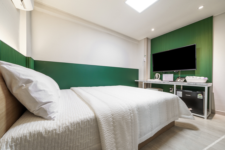 Bedroom 3, Danyang Meros Hotel, Danyang