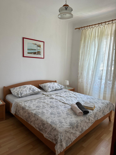 4, Green Oaza Apartments Cres, Cres