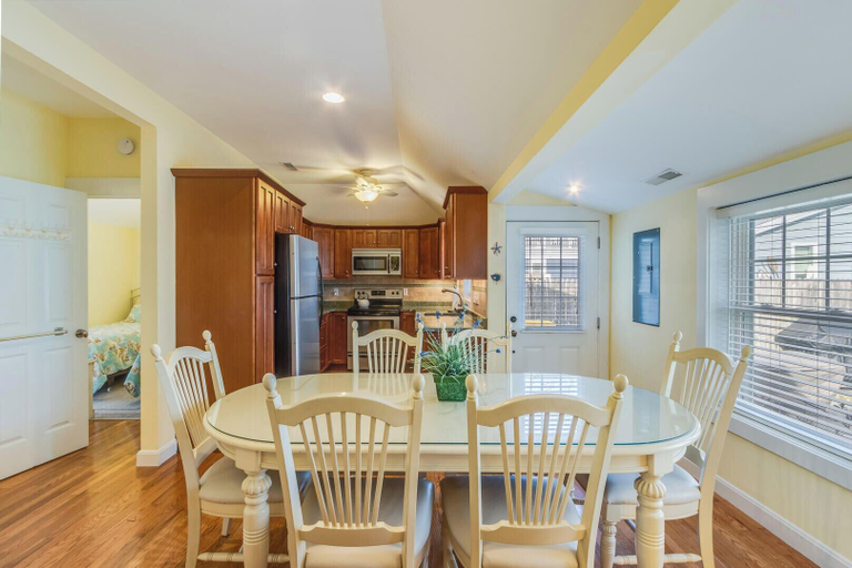 Others 5, Delaware Avenue 34B, Sussex