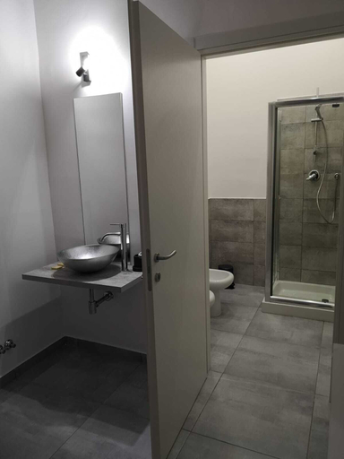 Bathroom 5, Hi Relais Rooms, Napoli