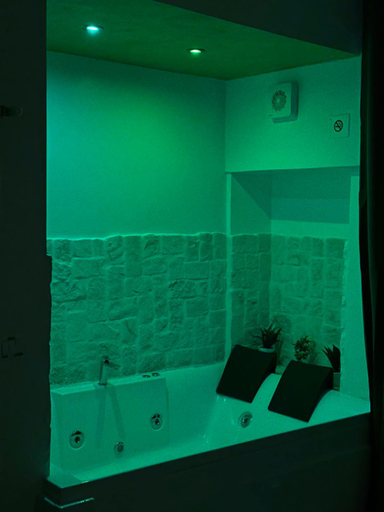 Others 5, Le Plaisir Luxury Room con vasca idromassaggio, Taranto