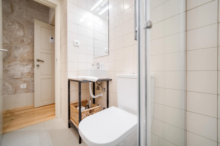 Bathroom 4, Bonjardim City Flats - Studio Charm, Porto
