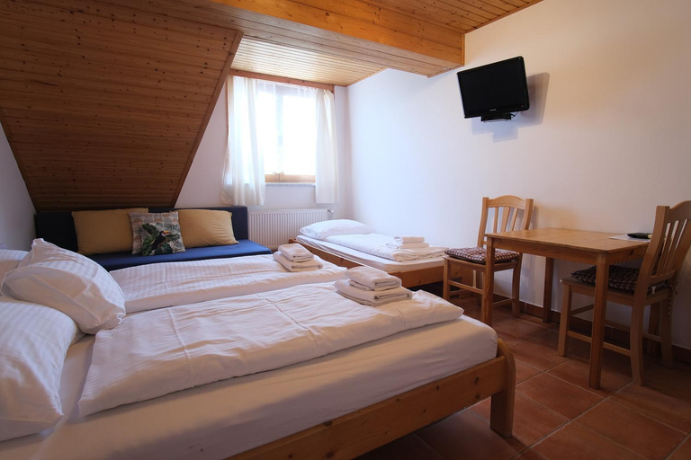 Bedroom 2, Hotel Kreta, Kutná Hora