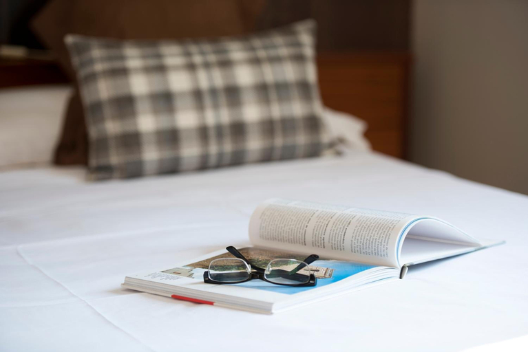 Bedroom 3, Hotel  Restaurant Guilleumes, Barcelona