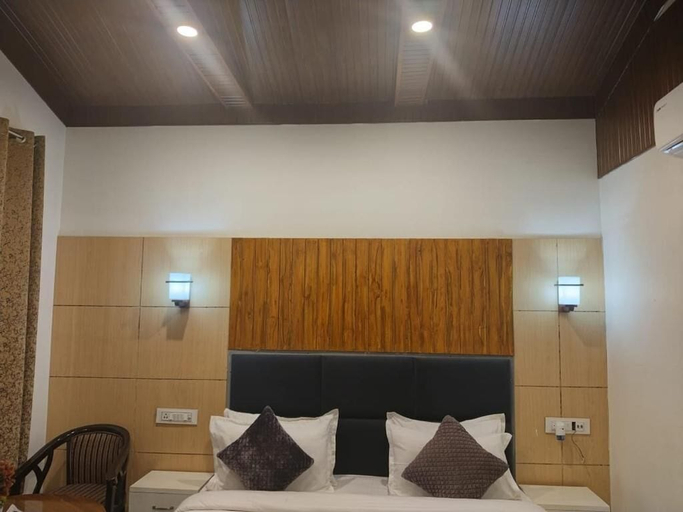 Bedroom 1, Evencia Resort, Nainital