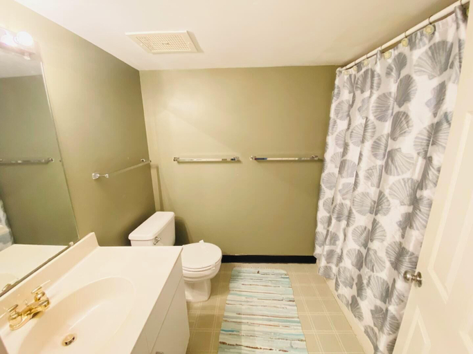 Bathroom 3, Wilmington Avenue 50 #316, Sussex