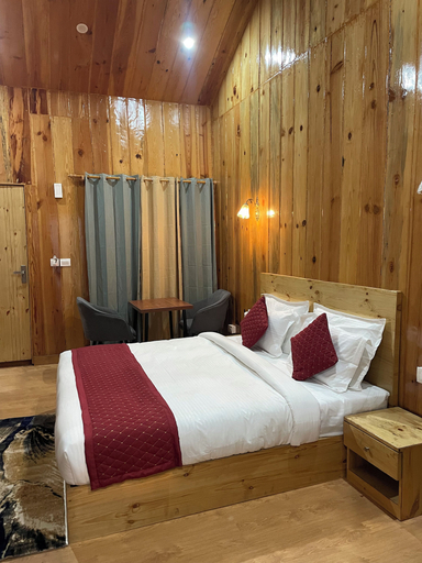 Bedroom 3, The Golden Castle Hotels, Nainital