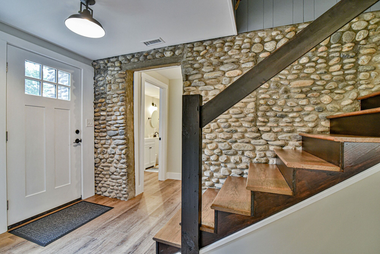 Others 5, The Sunset House, Buncombe