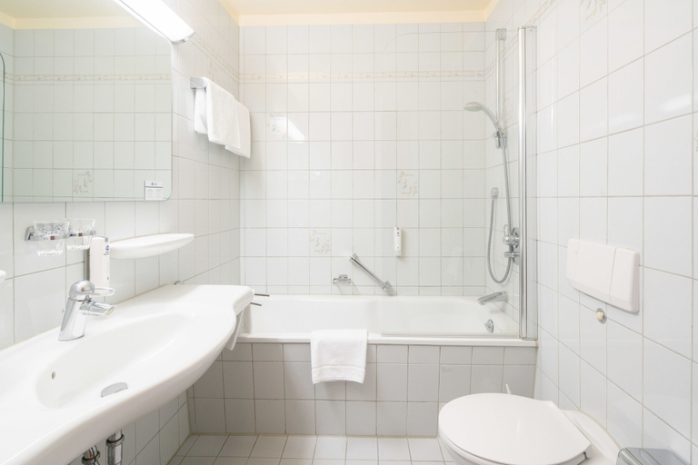 Bathroom 5, Best Western Hotel Hamburg International, Hamburg