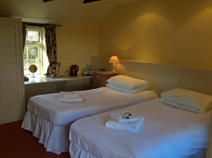 Bedroom 2, The Crown Inn, Cornwall