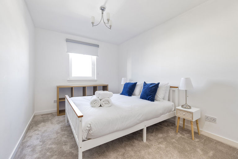Others 5, JOIVY Stunning 2-Bed Flat W/ Free Parking, Edinburgh