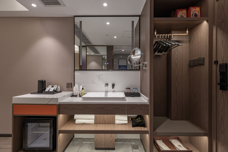 Bathroom 4, WorldHotel Quancheng Sqr Kuanholi Branch, Jinan