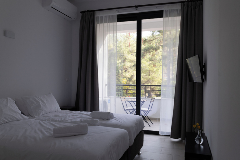 Bedroom 3, Rifugio Retreat BedBreakfast