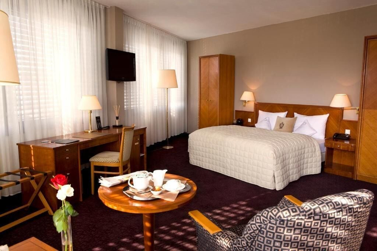 Bedroom 4, Ross Messehotel, Stuttgart