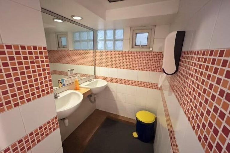 Bathroom 19
